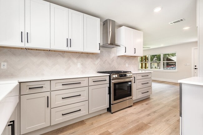 Photo - 13520 Glenside Dr