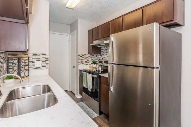 Photo - Eagle's Point Apartments