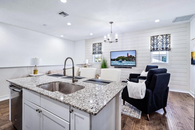 Photo - 148 Botanica Dr