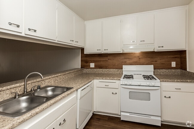 2BR, 2BA - 955 SF - Monterra Apartment Homes