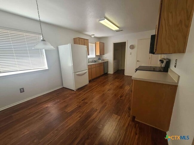 Building Photo - 4504 Aspen Dr