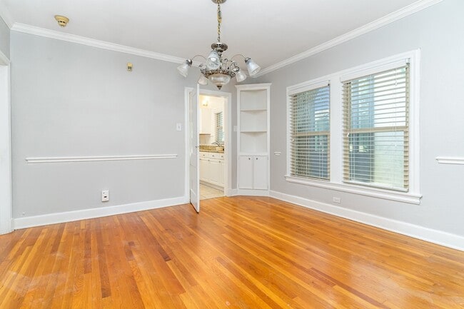 Photo - 4124 Herschel Ave