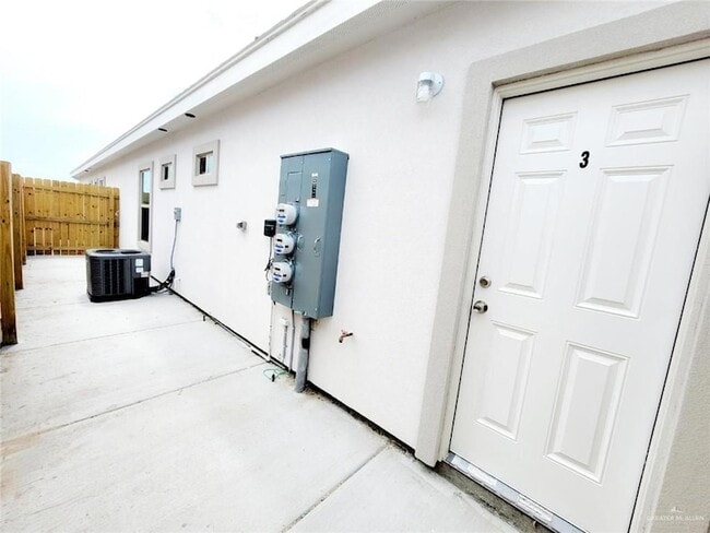 Photo - 5805 Swallow Ave Unit 3