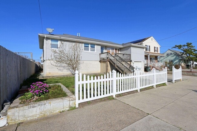 Photo - 361 N Richmond Ave