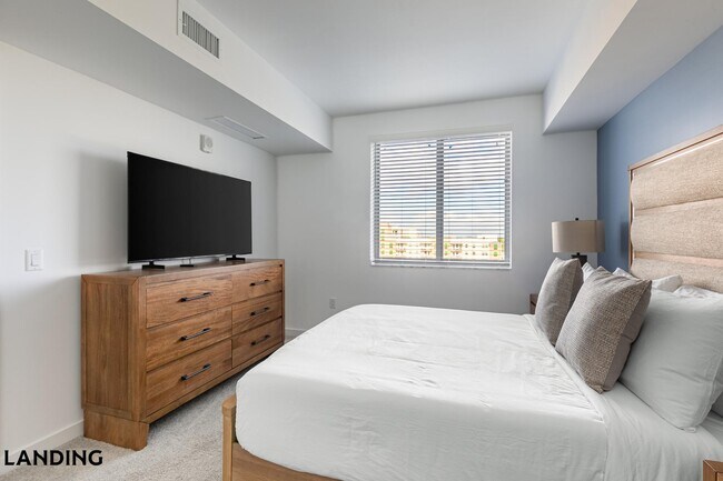 Photo - 200 NE 1st Ave Unit 611