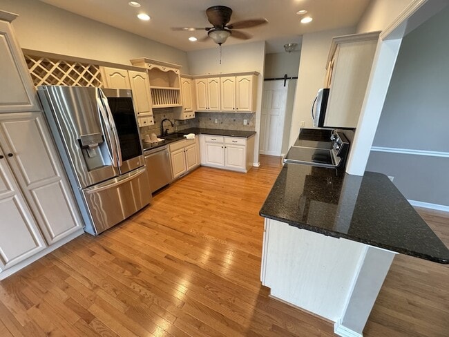 Photo - 307 Oak Meadow Ln