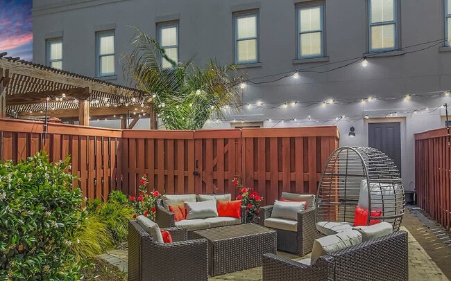 Photo - 305 Alice St Unit ID1244803P