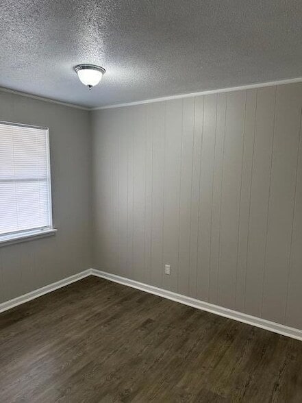 Photo - 711 20th St SE