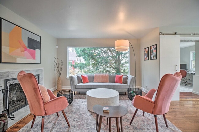 Building Photo - 696 Crescent Ct Unit ID1306272P