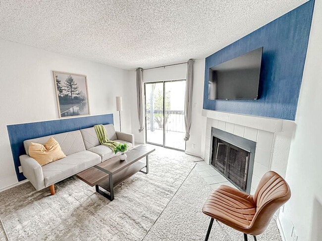 Building Photo - 1071 Clayton Ln Unit SI FL3-ID1534925P