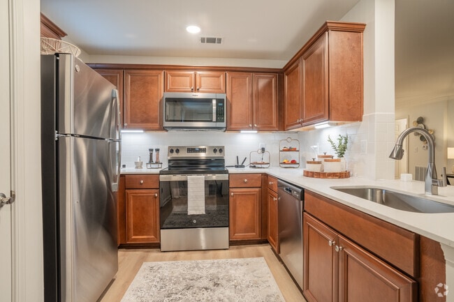 2BR, 2BA - 1,213SF - Brookshire - Kitchen - Avonlea Towne Lake