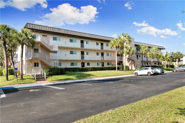 Photo - 1008 Manatee Rd