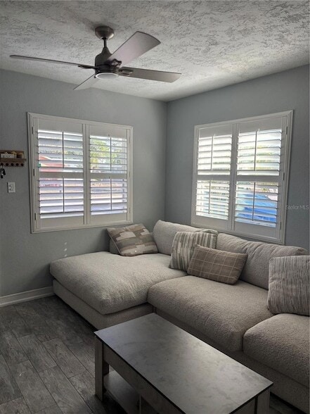 Photo - 304 53rd St W