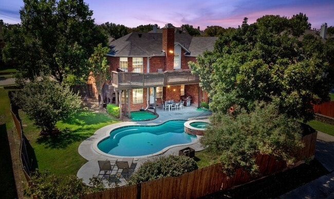 Building Photo - 5205 Panama Dr