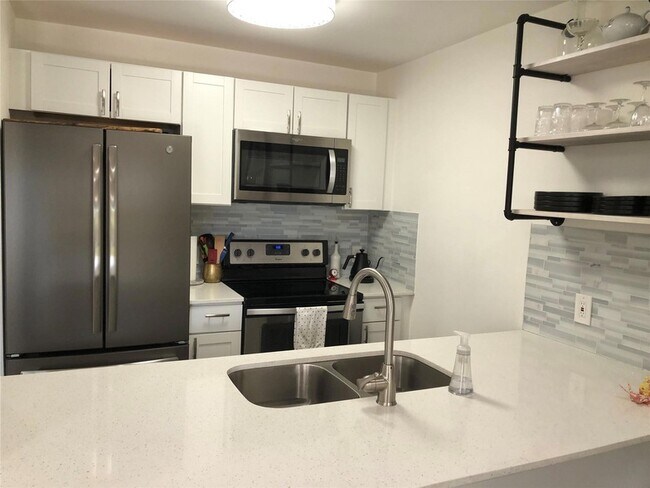 Photo - 6409 Burns St Unit 306