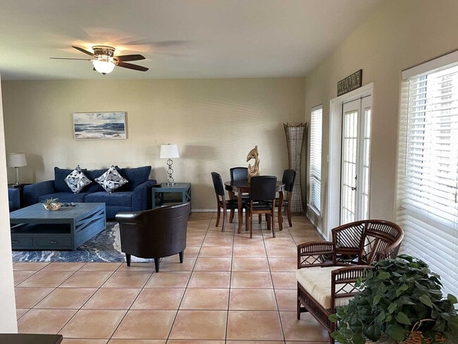 Building Photo - 126 Pike St Unit ID1255597P