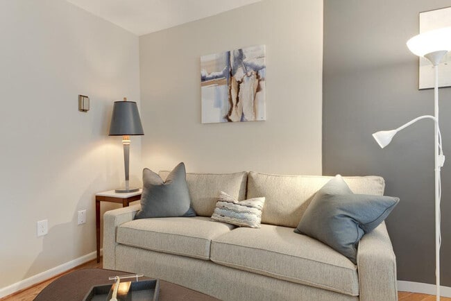 Building Photo - 1440 N St NW Unit ID368P