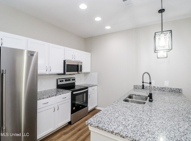 Photo - 511 Olive Branch Way