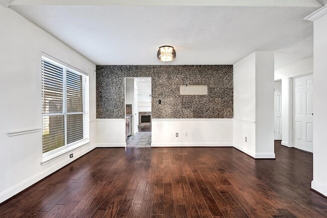 Photo - 827 Citation Dr