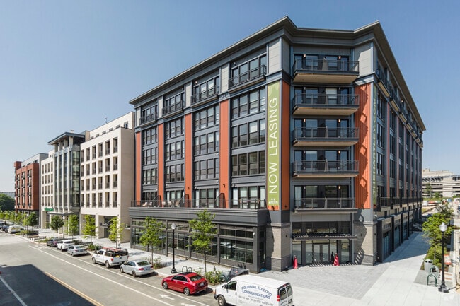 Building Photo - The Hartley