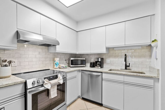 Photo - 920 W Lagoon Ave Unit SI ID1541218P
