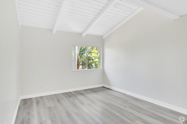 2 BR, 2 BA - 1044 SF - VIVA Apartment Homes