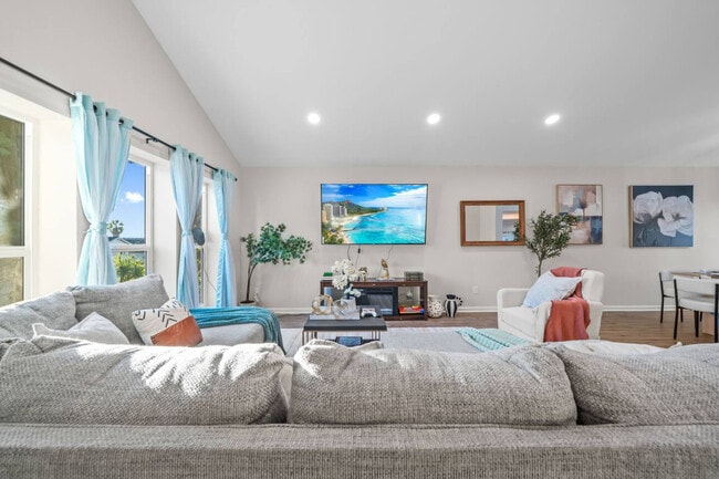 Photo - 13737 Via Tres Vistas Unit ID1326065P