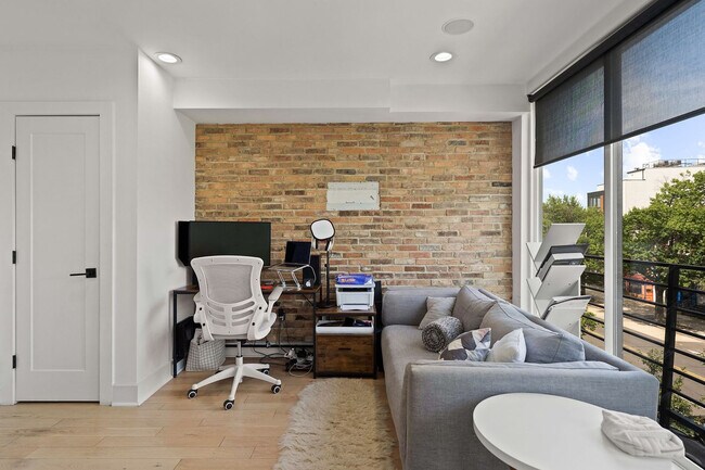 Photo - 3924 14th St NW Unit SI ID1621212P
