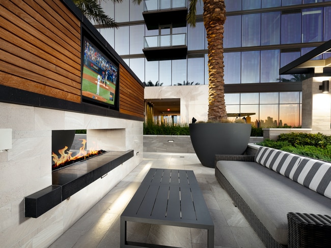 Outdoor Seating Area - Hanover River Oaks