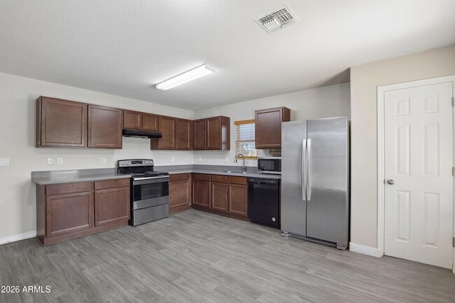 Photo - 1748 N Logan Ln