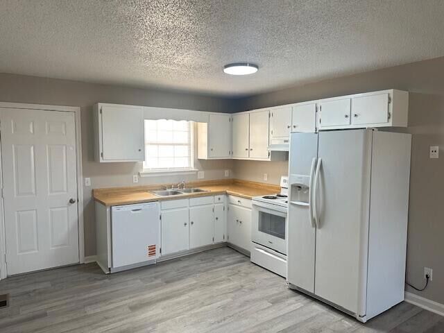 Photo - 1752 31st St NE