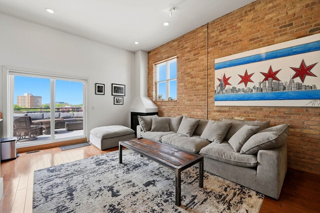 Building Photo - 1541 N Milwaukee Ave Unit SI ID1354356P