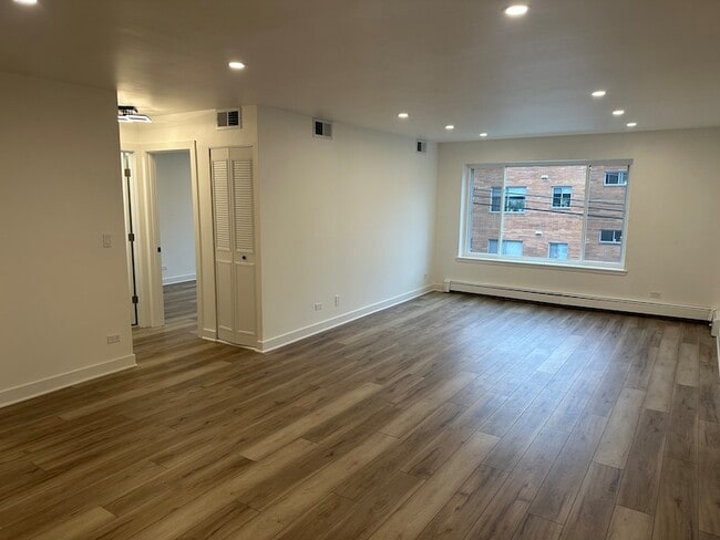 Photo - 8232 Niles Center Rd Unit 202