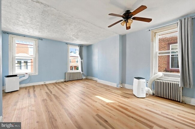 Photo - 204 Ripka St