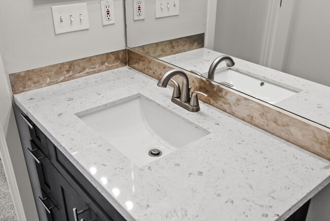 Photo - Theas Landing