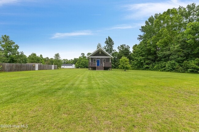 Photo - 213 Sanders St