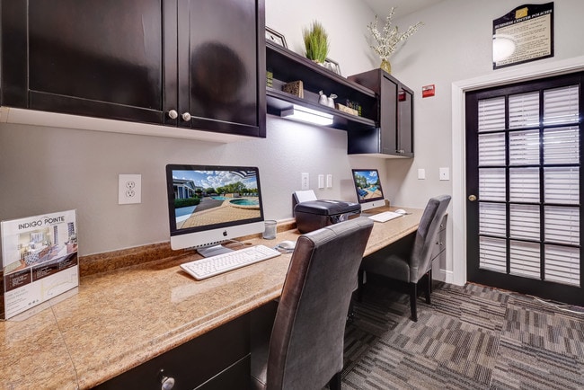 Business Center with Computers and Printer - Parkways on Prairie Creek