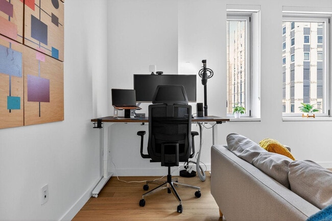 Photo - 84 William St Unit FL18-ID1290852P