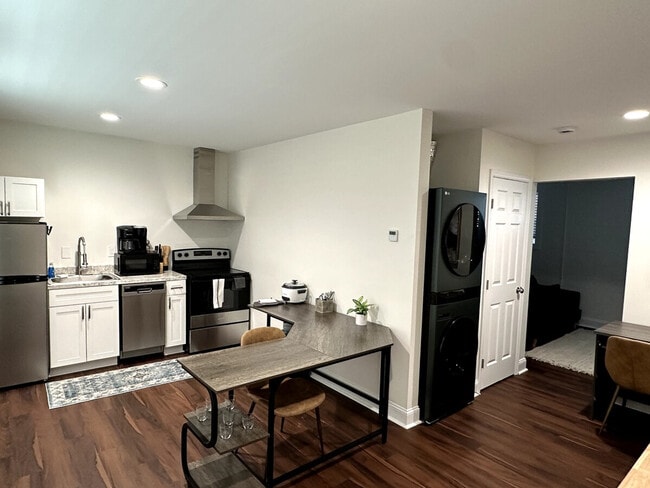 Building Photo - 221A Crest Ln Unit ID1234789P