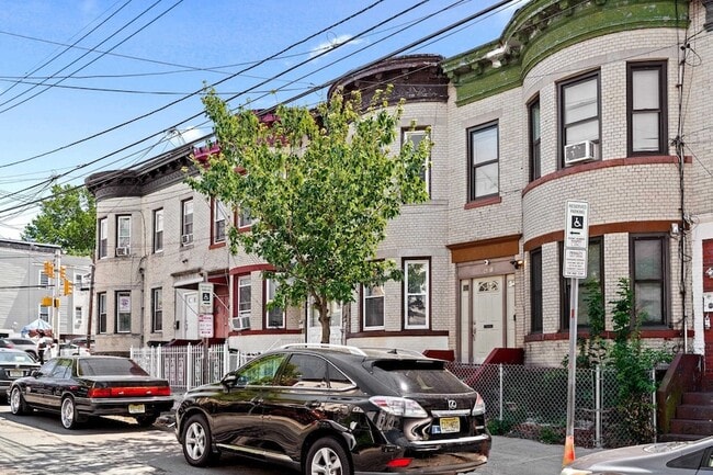 Photo - 61 Clendenny Ave