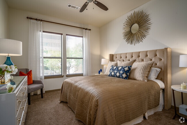 2BR, 2BA - 1,194SF - Ashford