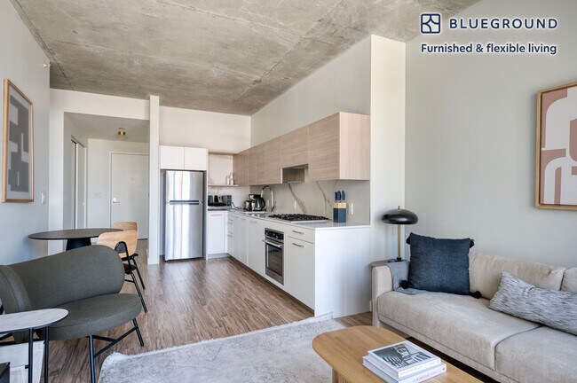 Photo - 165 N Desplaines St Unit FL11-ID645