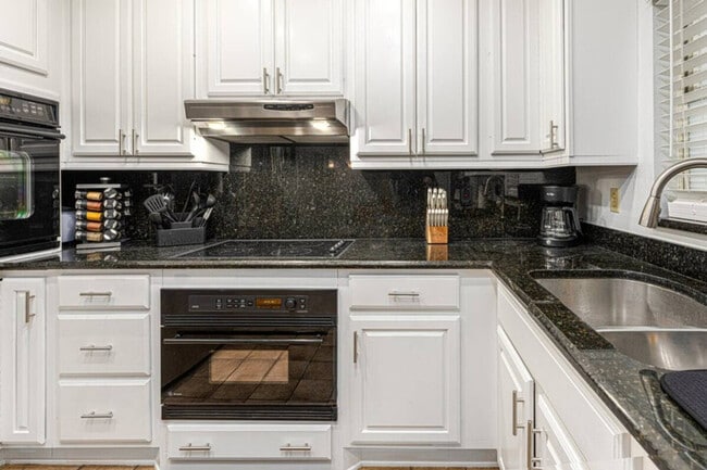 Photo - 4544 Gilpin Way Unit ID1094214P