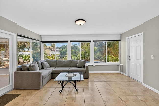 Building Photo - 324 Avenida Madera Unit SI ID1578359P