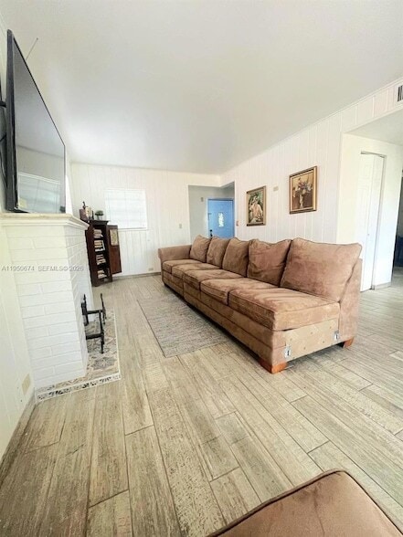 Photo - 1990 NE 183rd St