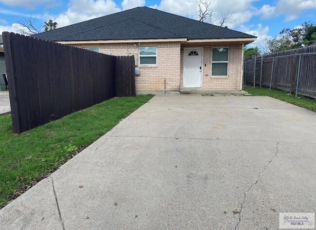 Building Photo - 6831 Tallowood Cir