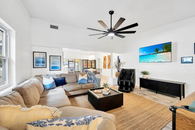 Building Photo - 10755 Clara Ln Unit SI ID1495039P