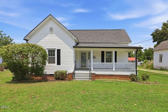 Photo - 204 E H St
