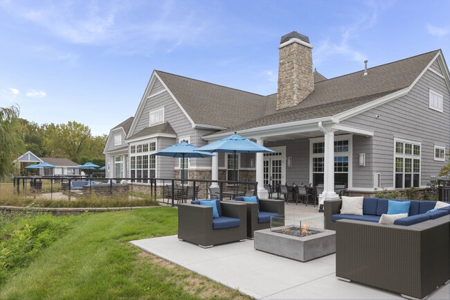 Outdoor Patio Furniture - Seven Springs