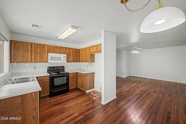 Photo - 1830 N Center Ave